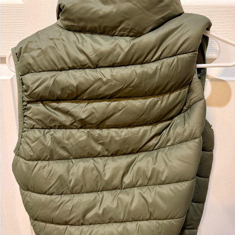 Love Tree Olive Green Quilted Puffer Vest - Picture 3 of 4